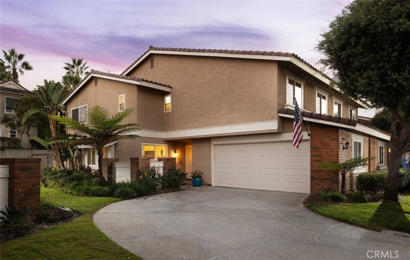 Grab your beach chairs and settle into this move-in-ready - Beach Townhome/Townhouse for sale in Huntington Beach, California on Beachhouse.com