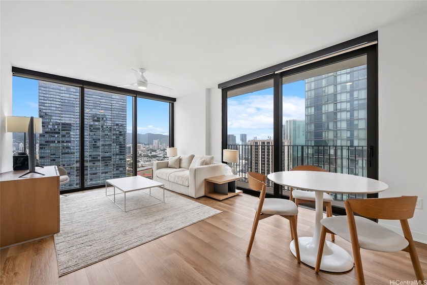 Sweeping views from this rarely available prime corner end-unit - Beach Condo for sale in Honolulu, Hawaii on Beachhouse.com