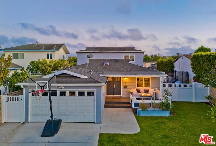There's something special about a home that just feels right the - Beach Home for sale in El Segundo, California on Beachhouse.com