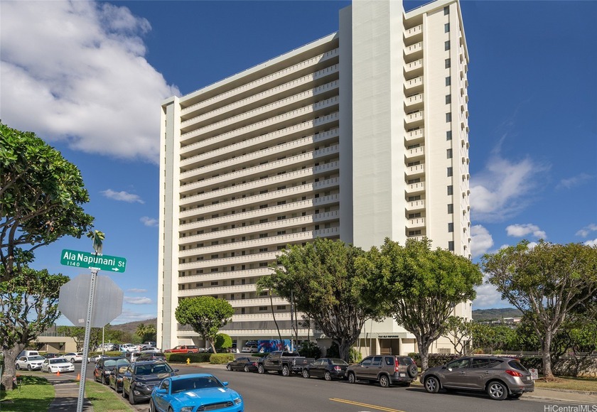 OPEN HOUSE SUN 12/21, 2-5PM. Spacious 2-bedroom, 1.5-bath unit - Beach Condo for sale in Honolulu, Hawaii on Beachhouse.com