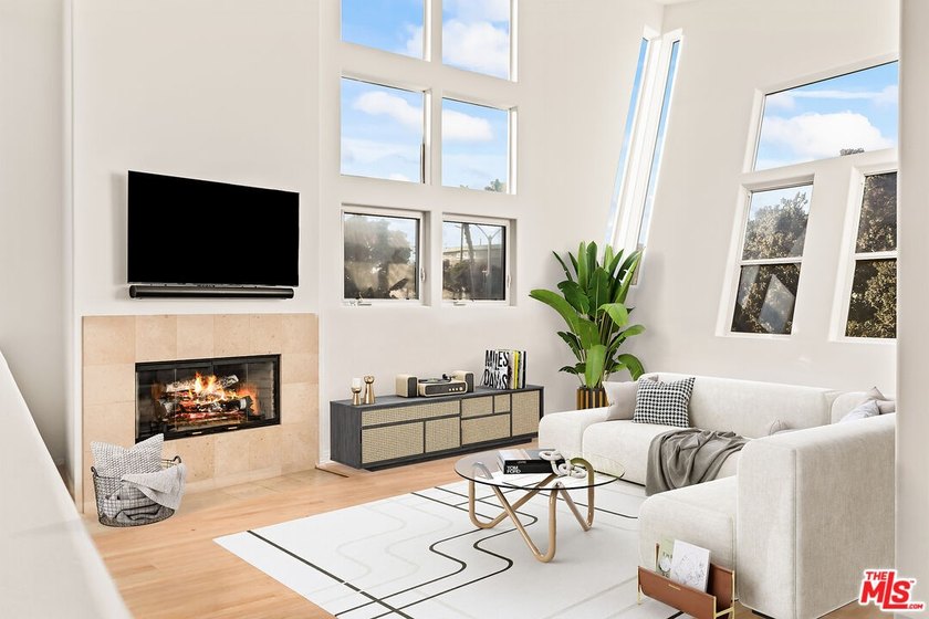 Stunning Architectural Townhouse with Ocean Views! Welcome to - Beach Condo for sale in Manhattan Beach, California on Beachhouse.com