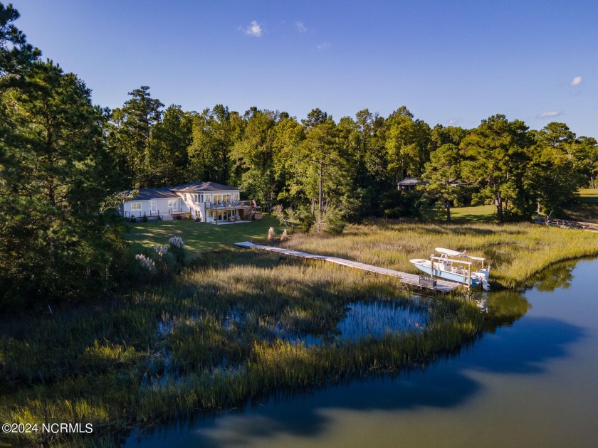 Discover waterfront living in the highly desirable community of - Beach Home for sale in Hampstead, North Carolina on Beachhouse.com