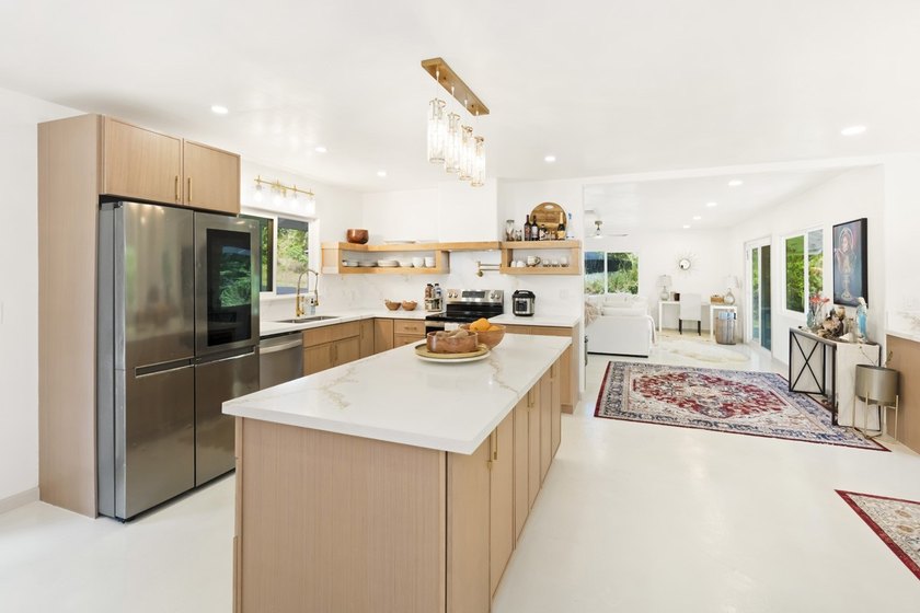 Beautifully renovated main home 3 bedrooms 2 bath and large - Beach Home for sale in Keaau, Hawaii on Beachhouse.com