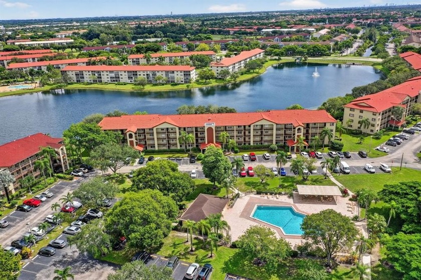 LAKE VIEW -PRICED TO SELL- Spacious and bright Karanda model - Beach Condo for sale in Pembroke Pines, Florida on Beachhouse.com