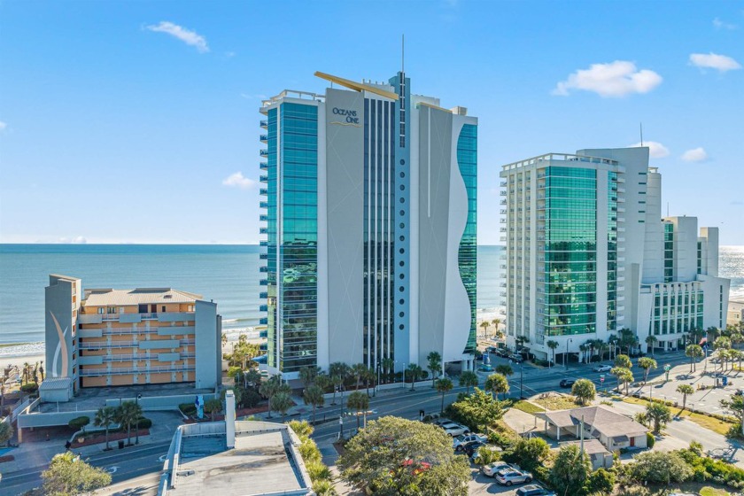 This spacious 2 bedroom, 2 bath end unit on the 7th floor of - Beach Condo for sale in Myrtle Beach, South Carolina on Beachhouse.com