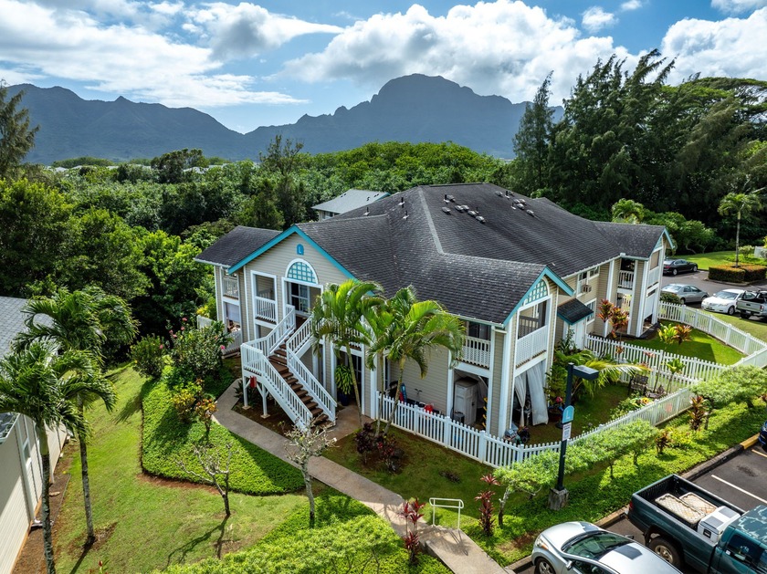 An immaculate top floor condo, fully remodeled with many - Beach Condo for sale in Lihue, Hawaii on Beachhouse.com