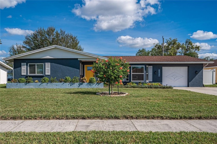 Welcome to the highly sought after neighborhood of Gulf Gate - Beach Home for sale in Sarasota, Florida on Beachhouse.com