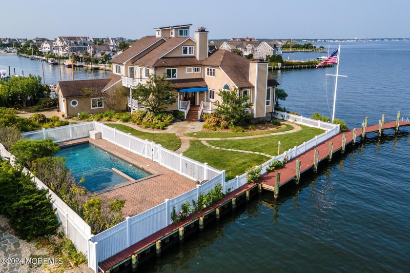 This Spectacular Bayfront property is located in the historic - Beach Home for sale in Bay Head, New Jersey on Beachhouse.com