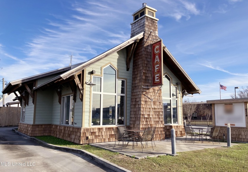 Wonderfully impressive location for your business on a - Beach Commercial for sale in Biloxi, Mississippi on Beachhouse.com