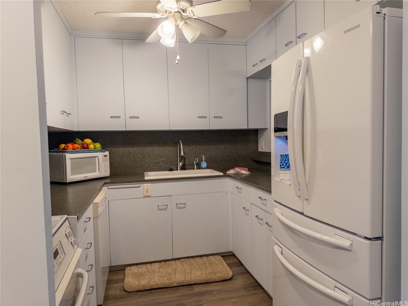 2bdrm 1 bath at the Kalia. Perfect for full time living or - Beach Condo for sale in Honolulu, Hawaii on Beachhouse.com