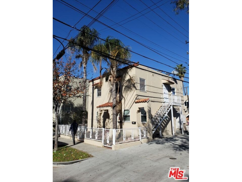 PRICE REDUCED AND READY TO SELL. Priced at 9.7 GRM and a 6.8% - Beach Home for sale in Long Beach, California on Beachhouse.com