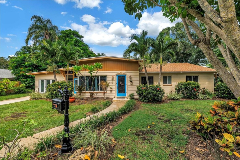 One or more photo(s) has been virtually staged. Welcome to 525 - Beach Home for sale in St. Petersburg, Florida on Beachhouse.com