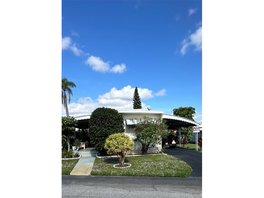 Beautiful 2BR/2BA Mobile Home in Breeze Hill Resort, Pompano - Beach Home for sale in Deerfield Beach, Florida on Beachhouse.com