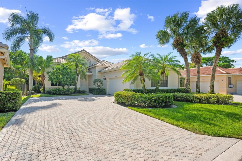 Welcome to this lovely and unique 3-bedroom, 3-bathroom home - Beach Home for sale in Lake Worth, Florida on Beachhouse.com