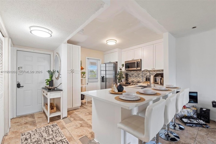 Discover unparalleled comfort & style in this stunning/remodeled - Beach Condo for sale in Davie, Florida on Beachhouse.com