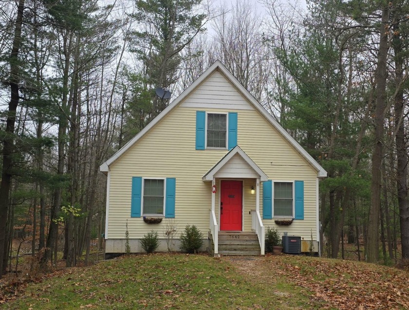 Adorable property in Lake Michigan Shores!&#x0d;
This home can - Beach Home for sale in Mears, Michigan on Beachhouse.com