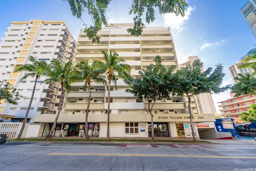 !!LEGAL SHORT TERM RENTAL!! Beautifully renovated and fully - Beach Condo for sale in Honolulu, Hawaii on Beachhouse.com