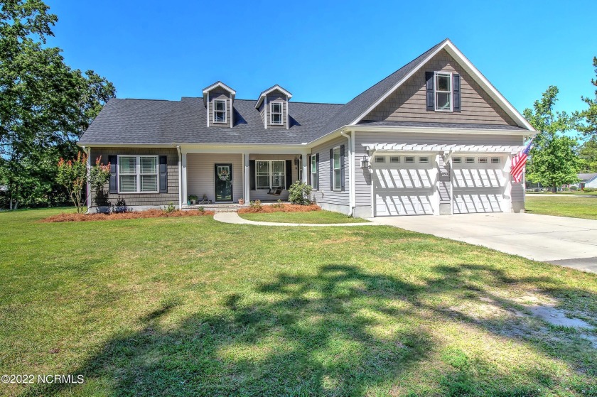 3 Bedroom 2 bath custom home situated on .86 +/- Acres with Golf - Beach Home for sale in Calabash, North Carolina on Beachhouse.com