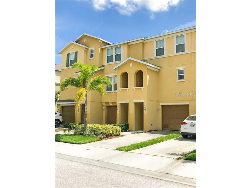 Great Location at an Incredible Price with Private Lakefront and - Beach Townhome/Townhouse for sale in Lakewood Ranch, Florida on Beachhouse.com