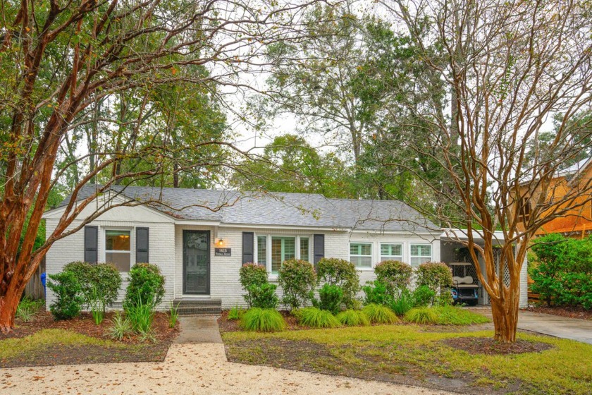 Nestled in the highly desirable Old Mount Pleasant neighborhood - Beach Home for sale in Mount Pleasant, South Carolina on Beachhouse.com