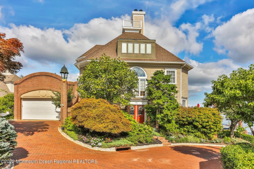 Luxurious upscale living in downtown Red Bank! Magnificent - Beach Townhome/Townhouse for sale in Red Bank, New Jersey on Beachhouse.com