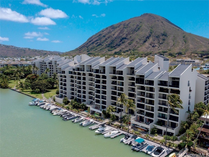 Rarely available corner penthouse unit in highly desirable - Beach Condo for sale in Honolulu, Hawaii on Beachhouse.com