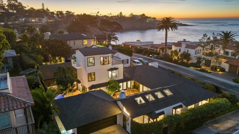Incomparable Location - Across the street from the ocean in La - Beach Home for sale in La Jolla, California on Beachhouse.com
