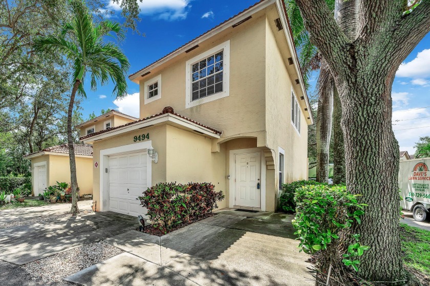 Welcome to this spacious, updated with granite countertops and - Beach Townhome/Townhouse for sale in Boynton Beach, Florida on Beachhouse.com