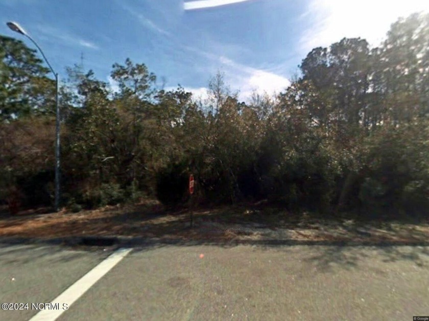 Build your dreamhome on this large lot in The Cape. Not far from - Beach Lot for sale in Wilmington, North Carolina on Beachhouse.com