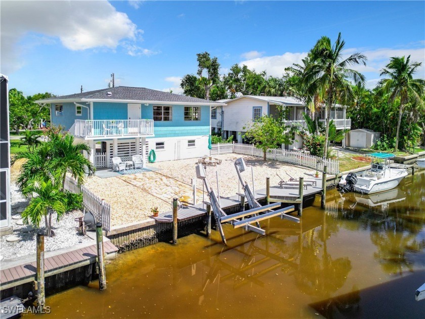 This charming beach cottage is attractively priced for immediate - Beach Home for sale in Fort Myers Beach, Florida on Beachhouse.com