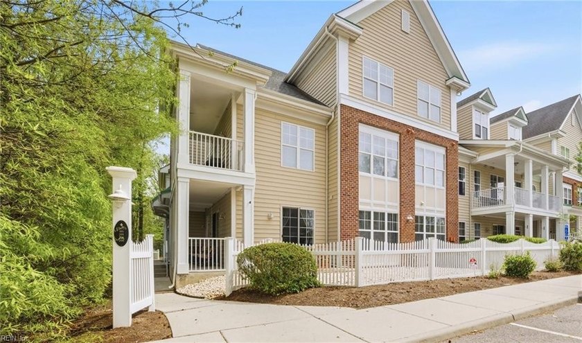 Nature lover's retreat: First-floor condominium on a quiet - Beach Condo for sale in Norfolk, Virginia on Beachhouse.com