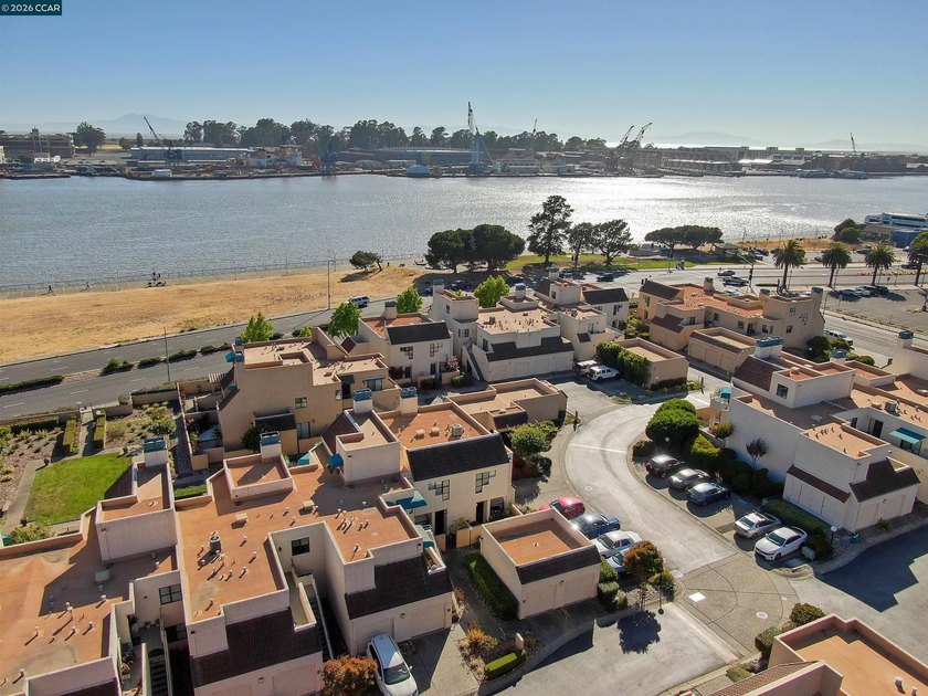 Spacious 1-bedroom, 1-bath ground-level condo with private patio - Beach Condo for sale in Vallejo, California on Beachhouse.com