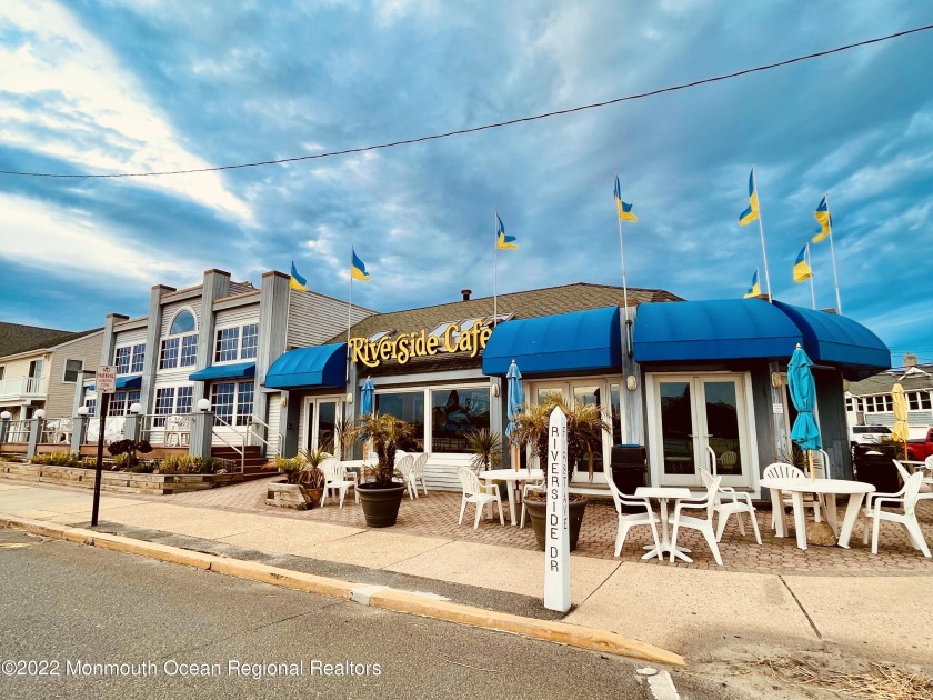 Thriving business owned by the same family for over 56 years - Beach Commercial for sale in Manasquan, New Jersey on Beachhouse.com