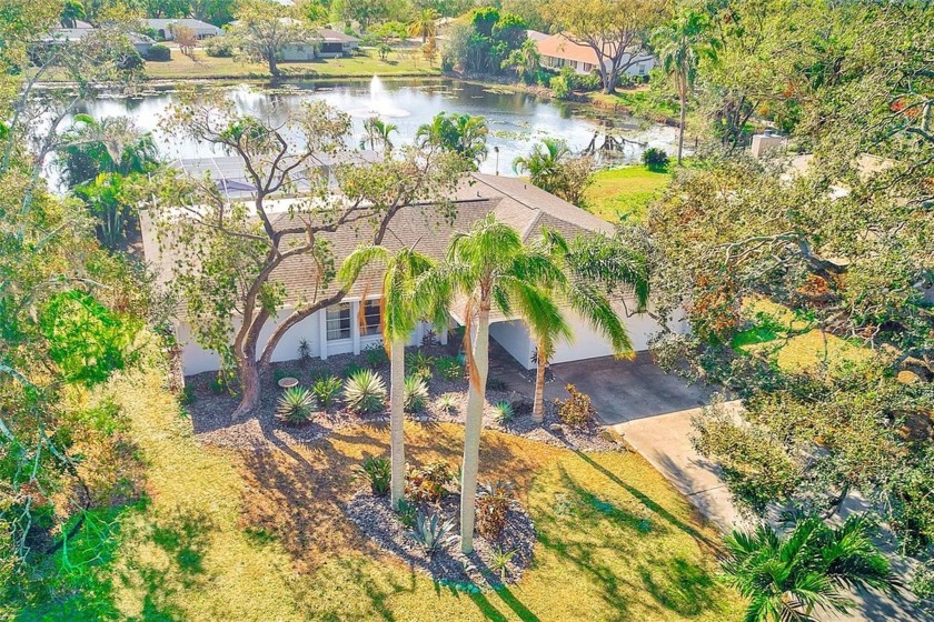 GORGEOUS LAKEFRONT OASIS! Discover your own private paradise in - Beach Home for sale in Sarasota, Florida on Beachhouse.com