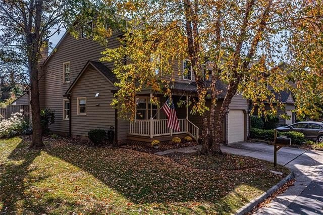 Welcome to 14 Heathfield Court, a beautifully upgraded townhome - Beach Home for sale in Kilmarnock, Virginia on Beachhouse.com