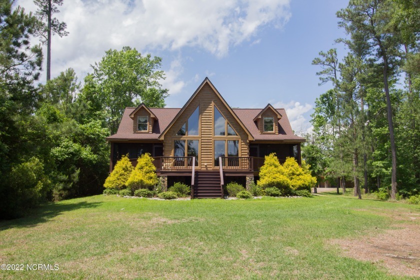 This 3BR, 2BA carefully planned and designed log home is truly a - Beach Home for sale in Belhaven, North Carolina on Beachhouse.com