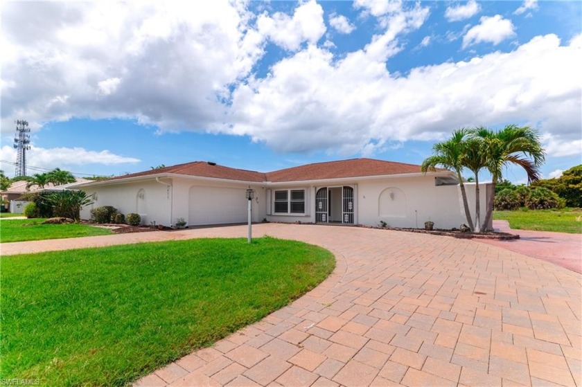 This is a beautiful 4 bed, 3 bath, 2 patio, with workshop/studio - Beach Home for sale in Cape Coral, Florida on Beachhouse.com