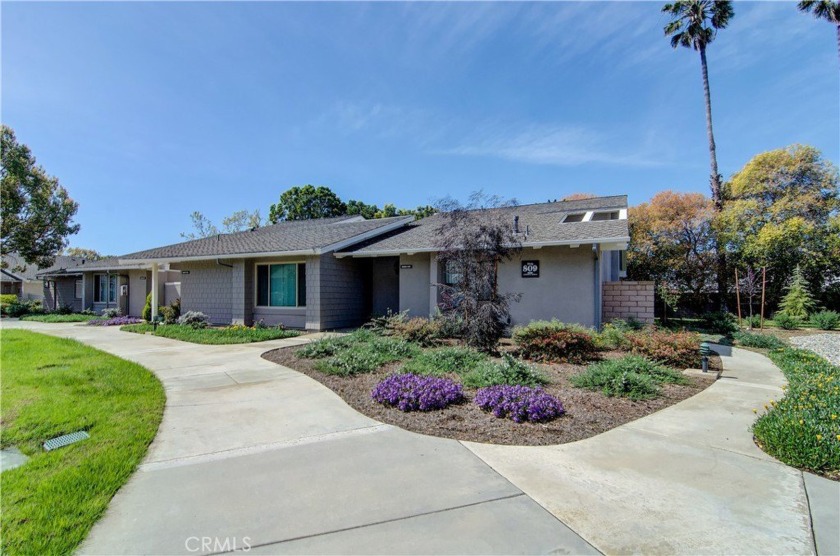 COME HOME TO THIS BEAUTIFUL 2 BED - 2BATHS- 1 CAR GARAGE CONDO - Beach Condo for sale in Huntington Beach, California on Beachhouse.com