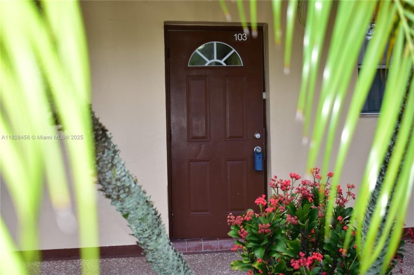 This is a well located ground floor unit with all tile floors, a - Beach Condo for sale in Sunrise, Florida on Beachhouse.com