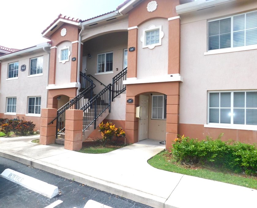 Looking to buy an apartment located in the heart of west palm - Beach Condo for sale in West Palm Beach, Florida on Beachhouse.com