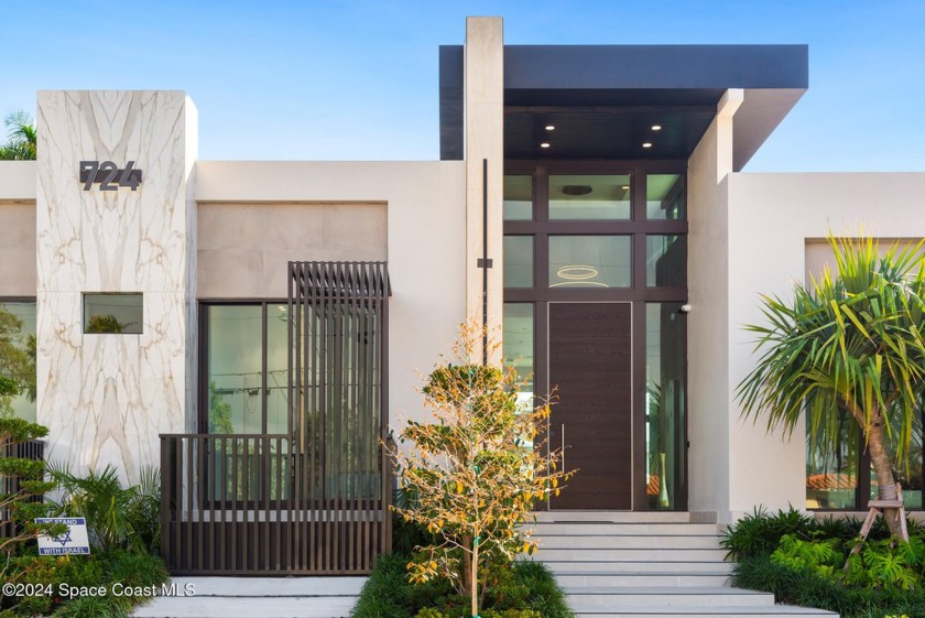 Experience the pinnacle of waterfront luxury in Fort - Beach Home for sale in Fort Lauderdale, Florida on Beachhouse.com