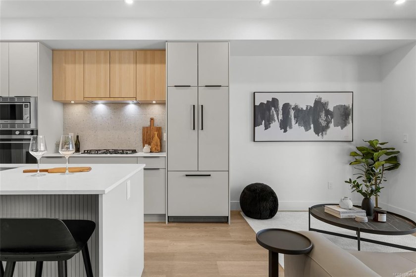 MOVE IN READY! SHOW SUITE now open 12-2pm (Thursday, Friday & - Beach Condo for sale in Langford, British Columbia on Beachhouse.com
