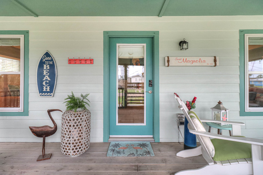 Downtown Cottage - One Block to Water, Fishing, Shopping & - Beach Vacation Rentals in Rockport, Texas on Beachhouse.com