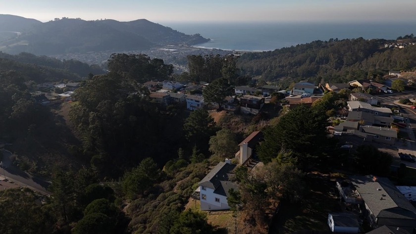 Bring the outdoor in with breathtaking valley and mountain views - Beach Home for sale in Pacifica, California on Beachhouse.com