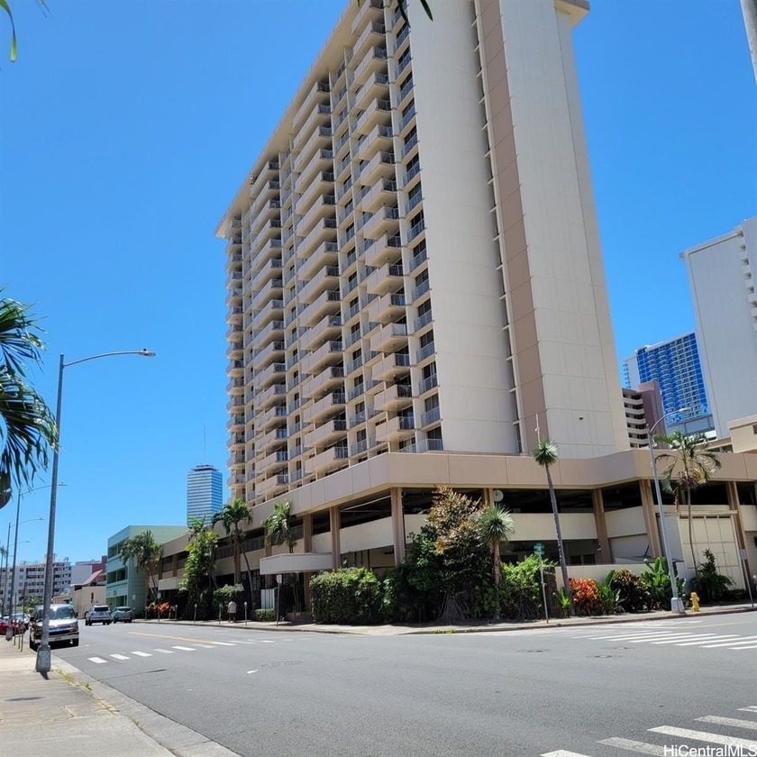 Priced to sell, this 3-bedroom, 2-bath condo with two assigned - Beach Condo for sale in Honolulu, Hawaii on Beachhouse.com