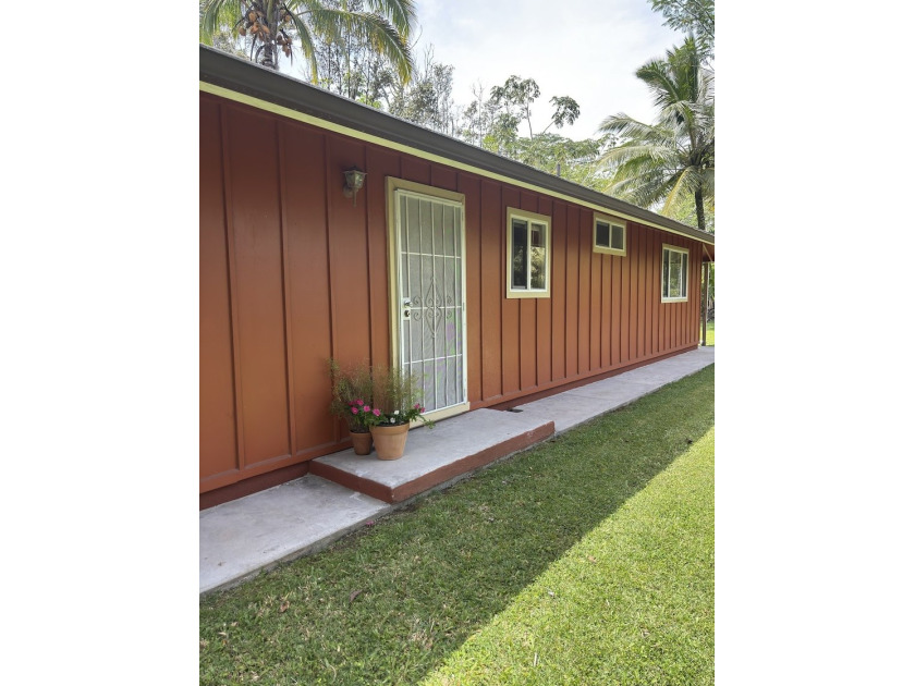 Paradise found in Hawaii!! Beautifully maintained home located - Beach Home for sale in Pahoa, Hawaii on Beachhouse.com