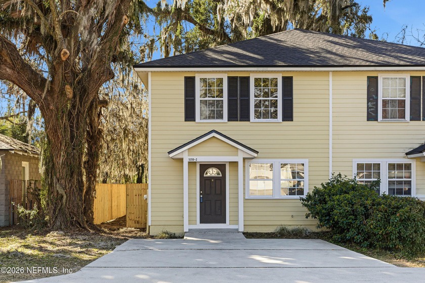 Welcome to 5350 Arlington Rd a refreshed, move-in-ready - Beach Townhome/Townhouse for sale in Jacksonville, Florida on Beachhouse.com