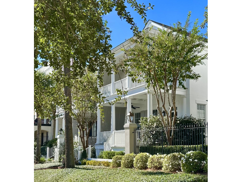 LAKEFRONT IN I'ON: At just under 3,000 square feet, this - Beach Home for sale in Mount Pleasant, South Carolina on Beachhouse.com