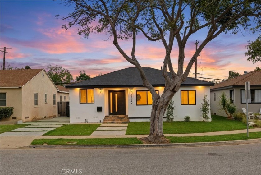 Welcome to this beautifully reimagined Santa Monica residence - Beach Home for sale in Santa Monica, California on Beachhouse.com