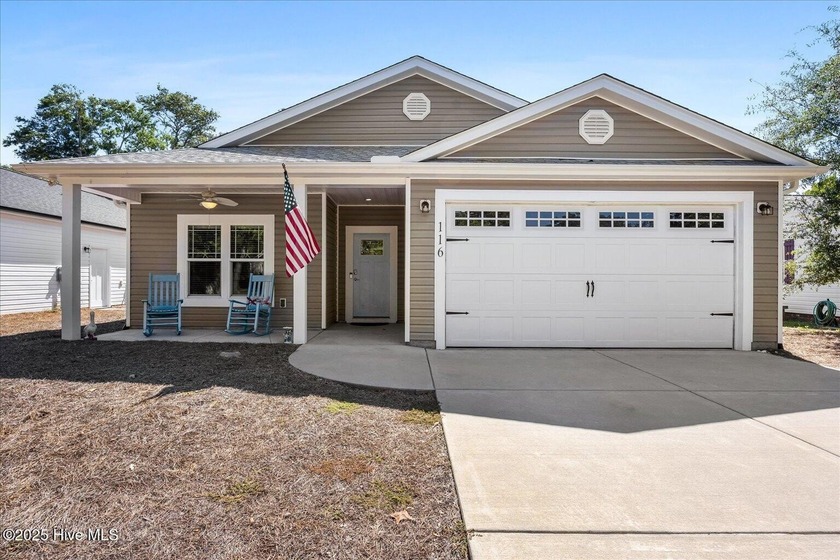 Welcome to 116 NE 35th St in Oak Island, NC-a fully furnished - Beach Home for sale in Oak Island, North Carolina on Beachhouse.com